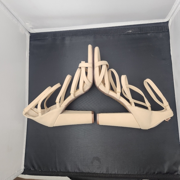 Bamboo Suede Zip Back Women's Size 6 Strapped Design Modern Style - Picture 2 of 12